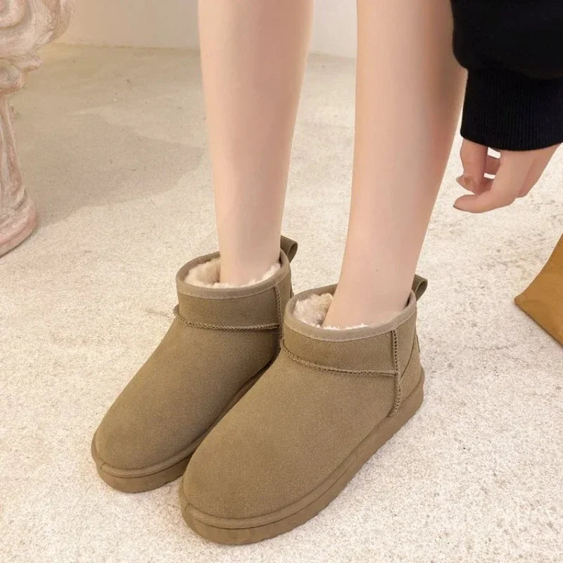 2024 New Stylish Thickened Warm Short Tube Non-Slip Black Casual Snow Boot