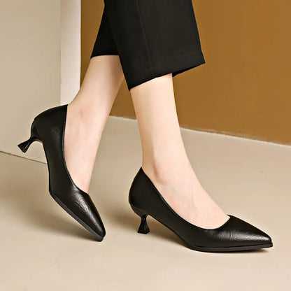 Black Highs Autumn Fashion Pointed Sexy Stiletto Commuting Ladies Low Heel Pumps