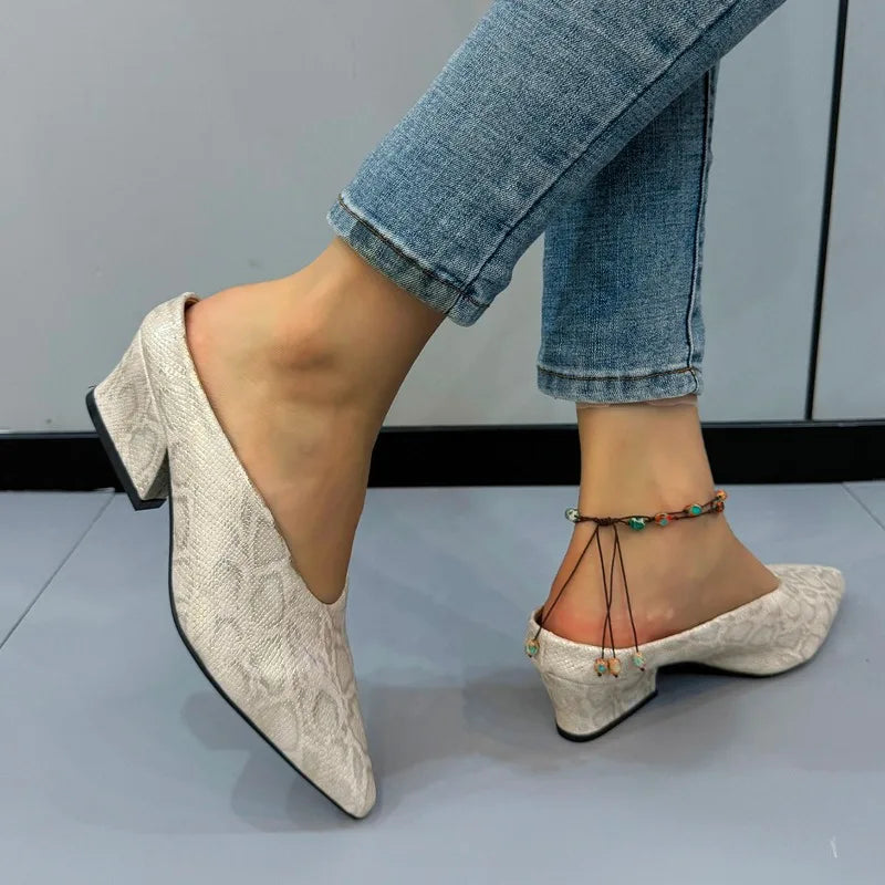 High Quality Summer Closed Toe Slippers Women's Sexy Pointed Toe Large Size Low Heel Pumps