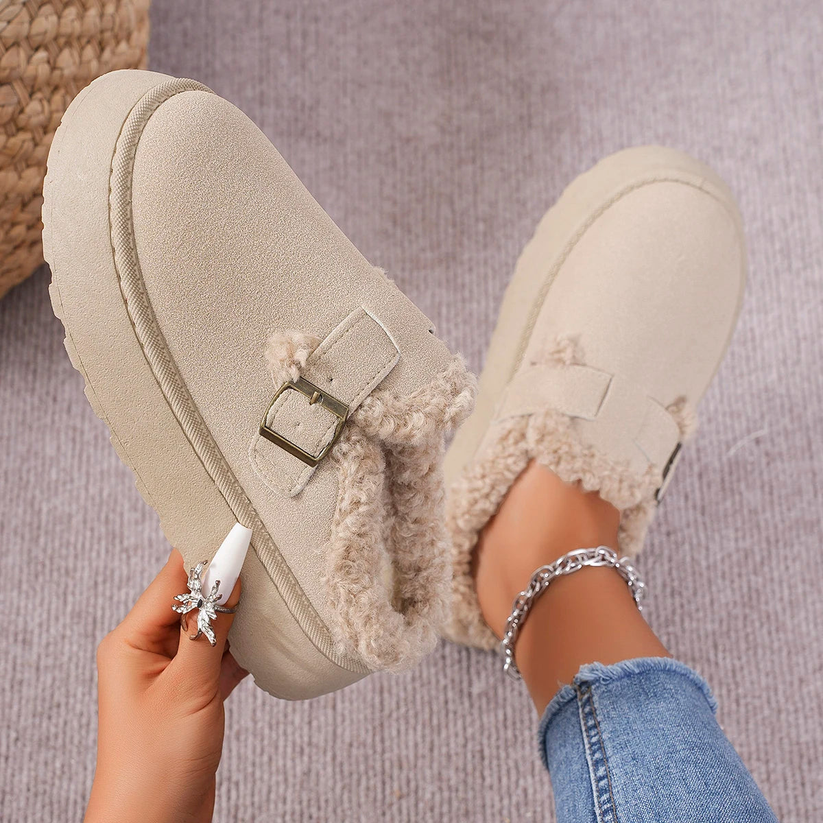 New Luxury Winter Women's Boken Shoes Plush Fashion Retro Bean Shoes Cotton Women's Flat Sole Slippers Platform Women Boots