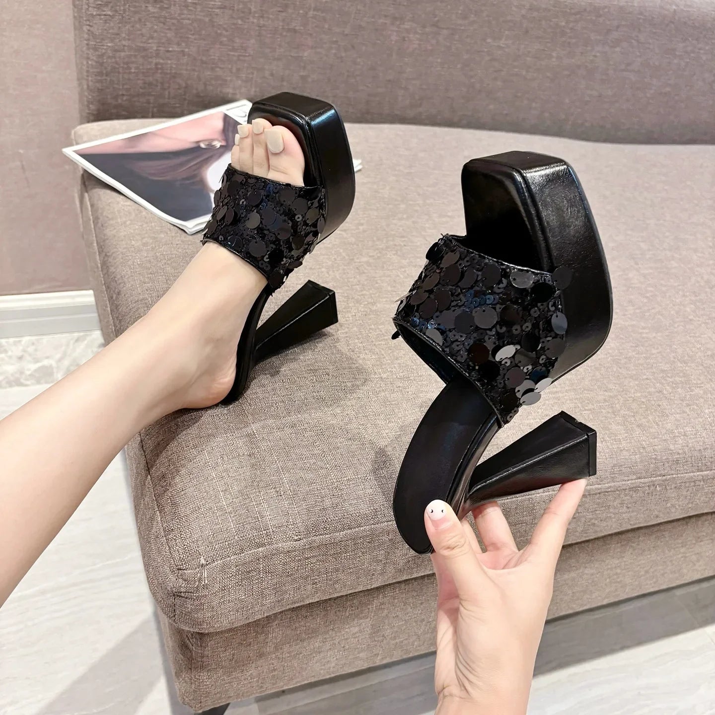 Temperamental Outdoors Platform Shoes Sexy Peep Toe Bling Square Head High-Heel High Heel