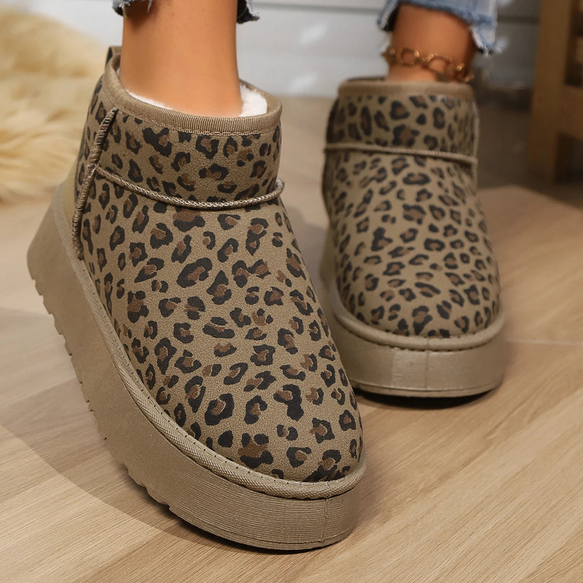 Women Leopard Print Boots2024 Winter Comfortable Warm Women Snow Boots Outdoor Non-slip Wear-resistant Fashion Plush Short Boots